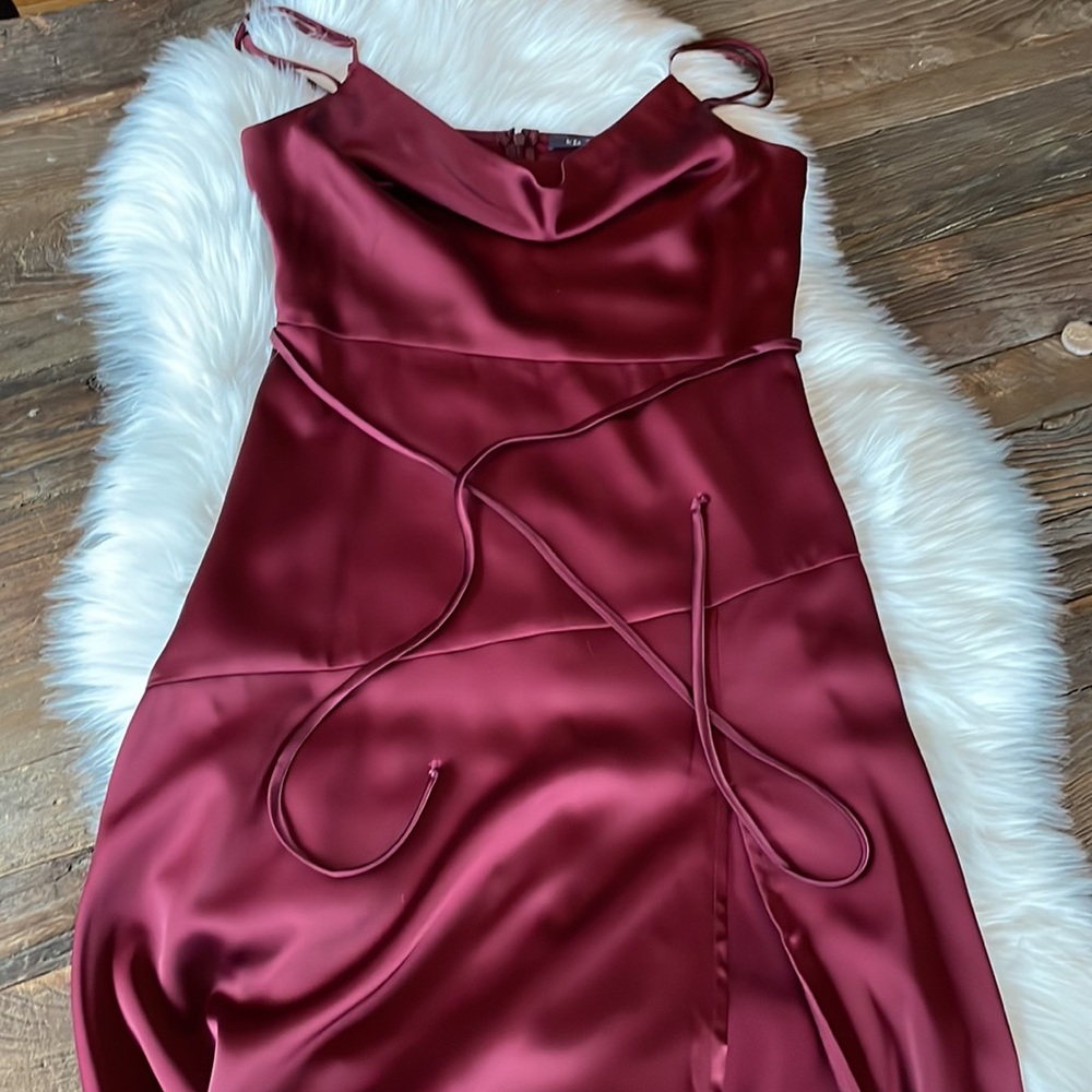 KLD wine colored satin stretch cowl neck - high slit maxi dress NWT size M - Picture 10 of 12